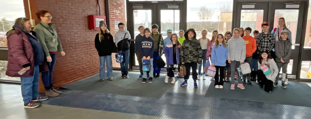 Featured image of article: AES Fourth Grade Tours Region 14 Applied Tech Center at ConVal High School